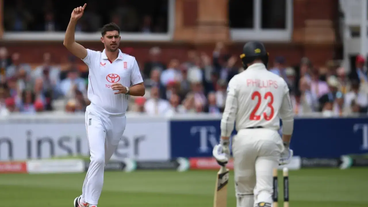 Robinson’s Five-Wicket Haul Gives England Lead Over New Zealand
